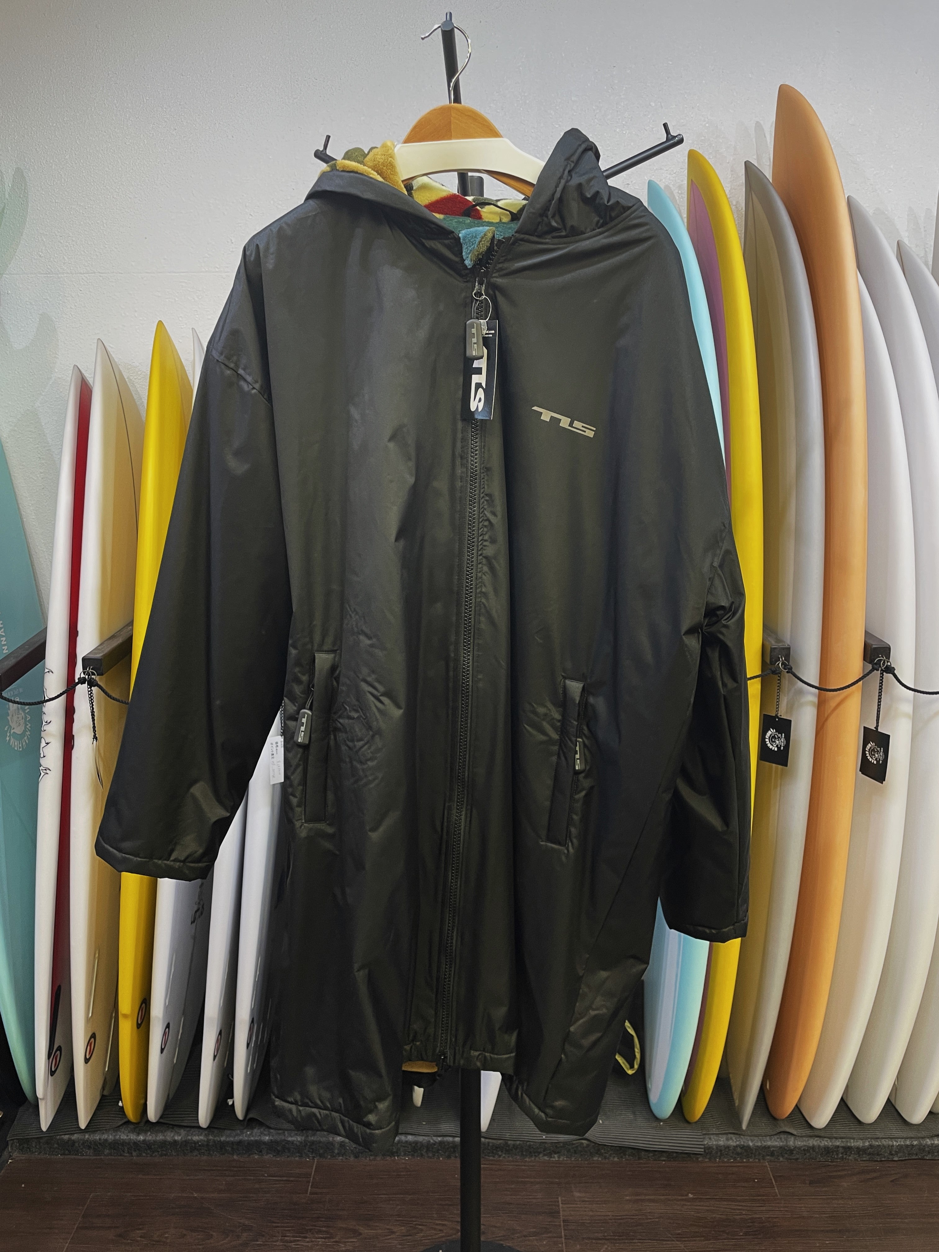 2024 TOOLS ツールス WATER PROTECTION MICRO PONCHO お着替え